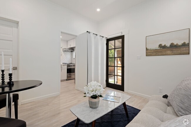 Building Photo - 1232 Quinientos St Unit Detached Studio Rental
