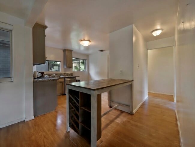 L/R and Kitchen - 5033 Campo Rd