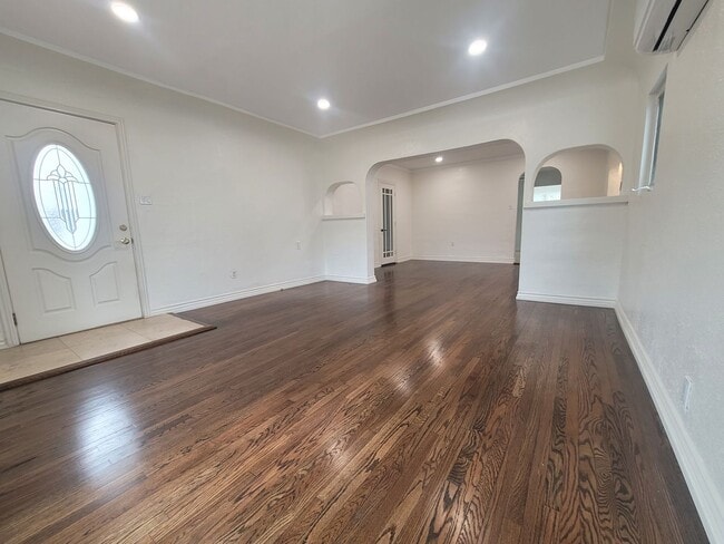 Photo - Harding Dr-628 Unit Front House