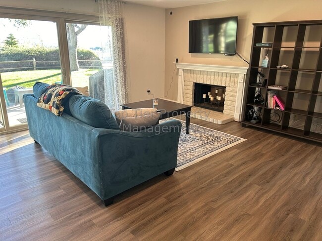 Photo - Beautiful 3 bed / 2.5 bath Townhome in Carlsbad