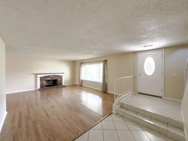 Photo - ~POOL HOME~ For Rent in Mission Viejo! 5 Bedrooms!