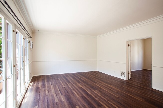 Photo - Charming Vintage 1 Bed / 1 Bath in the Heart of West Hollywood