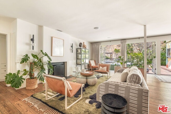 Photo - 2015 Nichols Canyon Rd