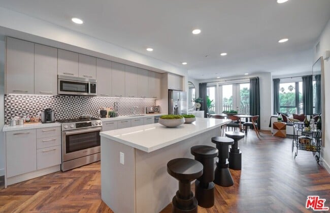 Photo - 1250 N Fairfax Ave Unit 411