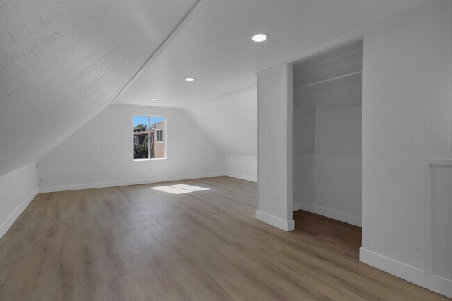 Photo - 4554-58 North Ave Unit 4552 #7