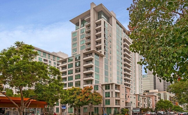Photo - 425 W Beech St Condo Unit 327