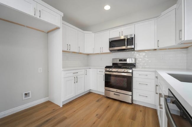 Photo - 10306 S Main St Unit Front