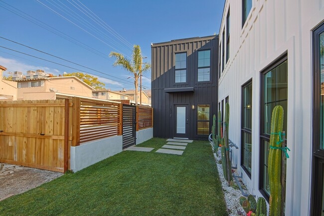 Photo - Chic Fully Renovated Luxury Home in the Burbank Hills! Unit 721