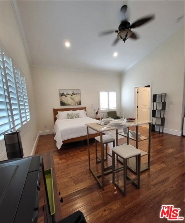 Photo - 4956 Doman Ave