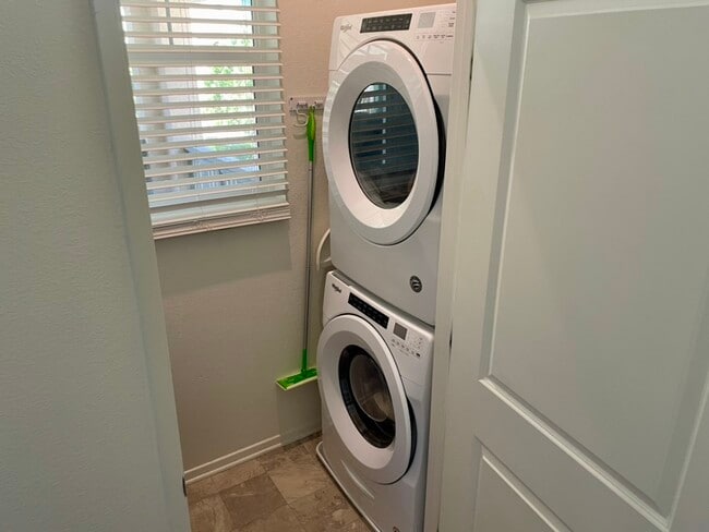 Photo - 1601 Santa Carolina