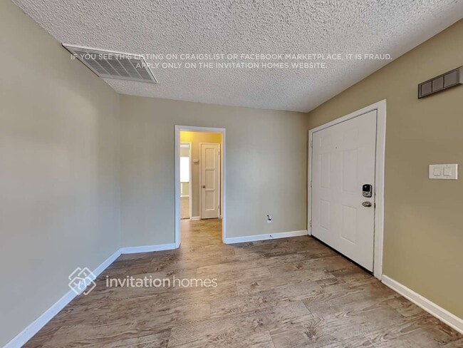 Photo - 17957 Orange Way