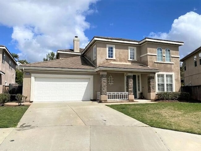 Beautiful Family Home With Pool - Beautiful Family Home With Pool