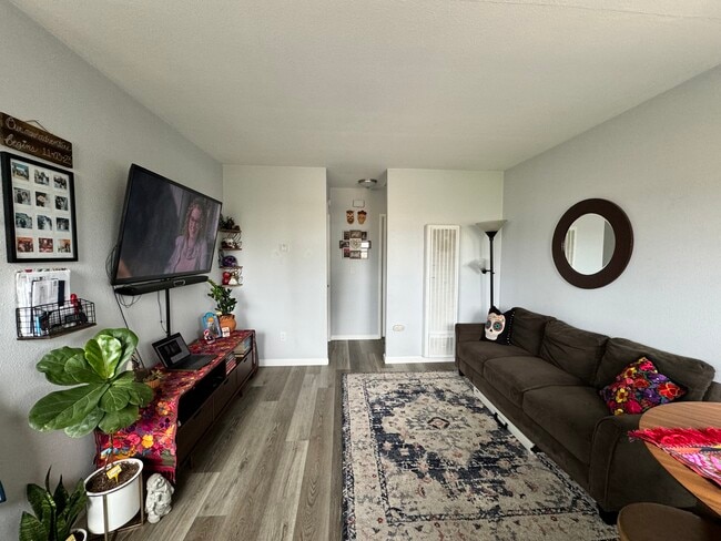 Building Photo - 4529 38th St Unit 4529 38th Street
