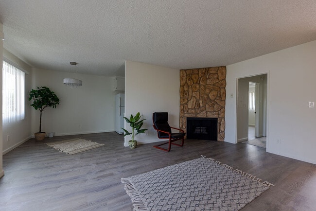 Photo - 1525 S Saltair Ave