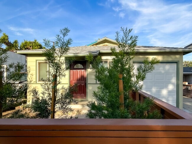 Building Photo - 3213 Atwater Ave Unit 3213 Atwater Ave