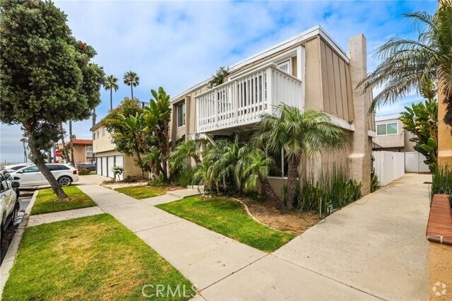 Building Photo - 205 13th St Rental