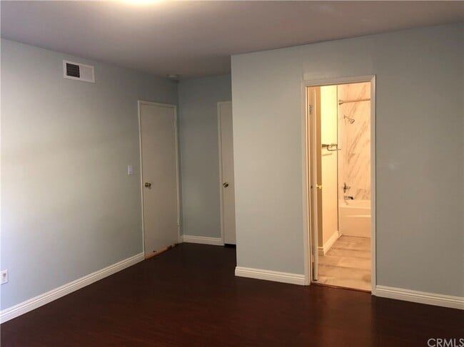 Master bedroom - 339 S Catalina Ave Unit 117