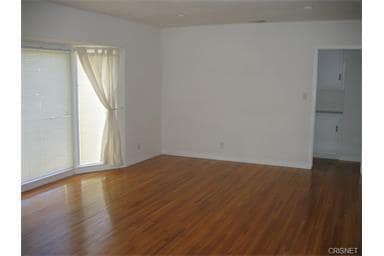 Building Photo - Winnetka 3+2 Redone In and Out