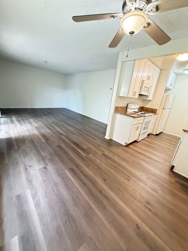 Photo - *Spacious 1 Bedroom in La Jolla!*