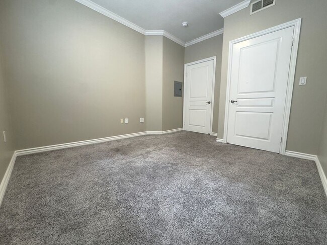 Photo - 3237 Watermarke Pl