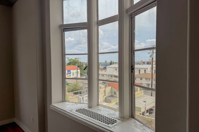 Photo - 1314 Hayworth Ave