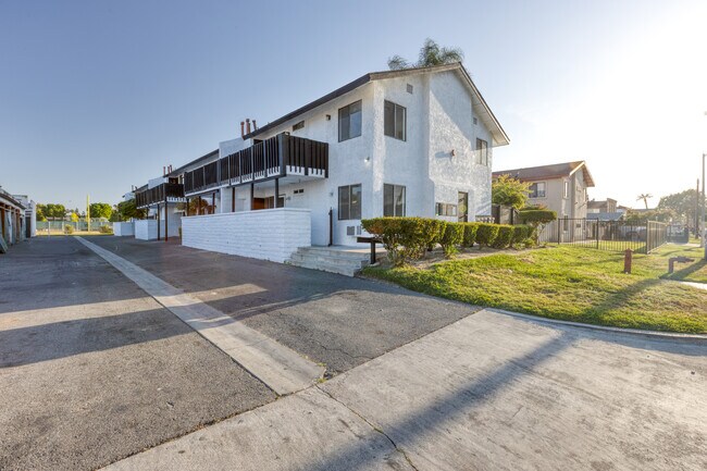 Photo - 3296 Franklin Ave Unit #4