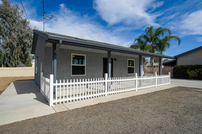 Photo - 1175 Campbell Way