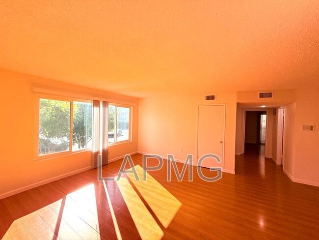 Photo - 1059 Western Ave