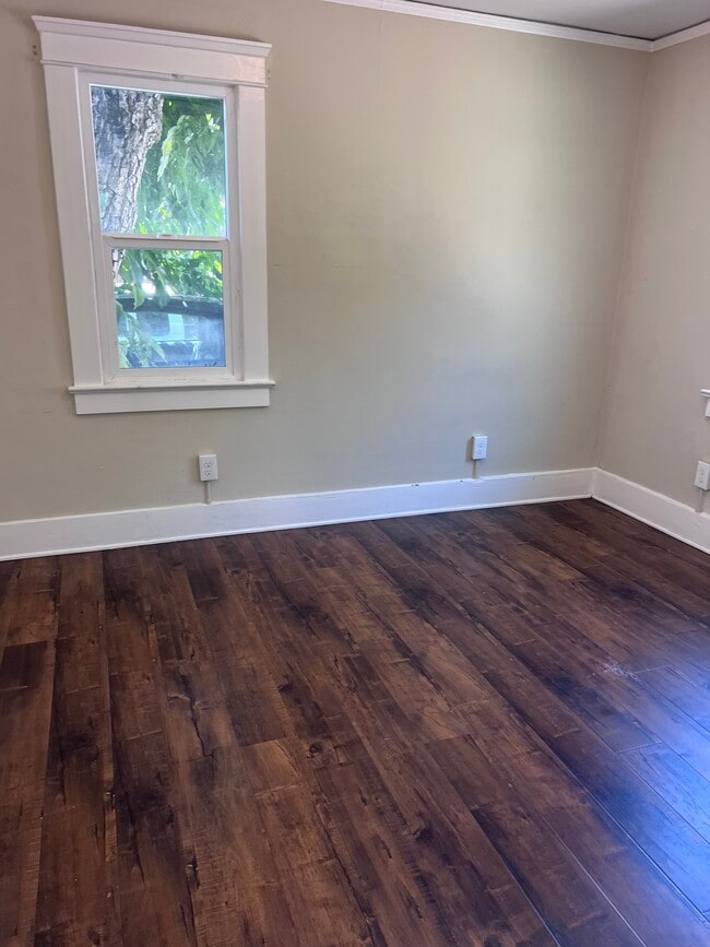 Photo - 2512 E 3rd St