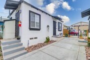 Photo - 4065 - 4071 Chamoune Avenue