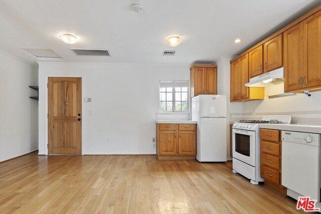 Photo - 2026 Glendon Ave