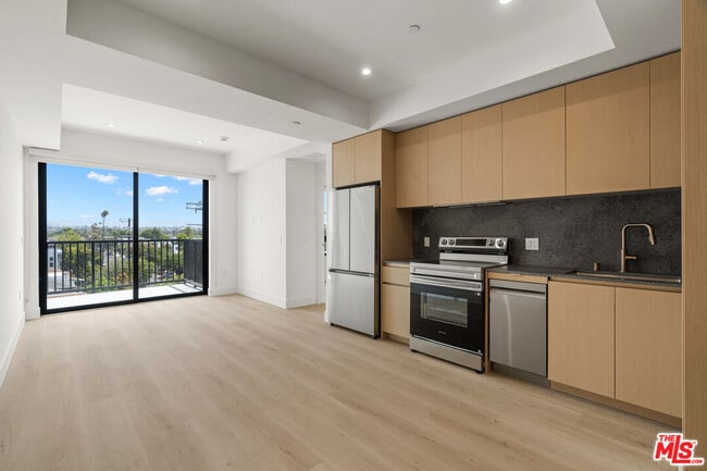 Photo - 1808 Lincoln Blvd Unit 413