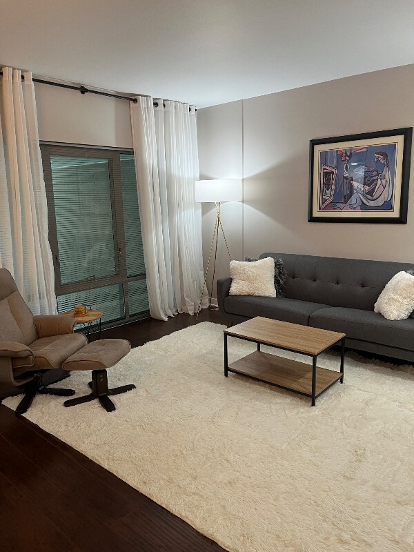 Photo - 425 W Beech St