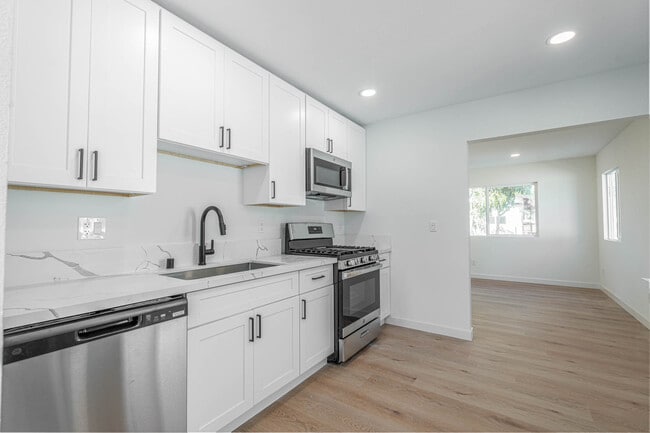 Photo - 3923 Delta St