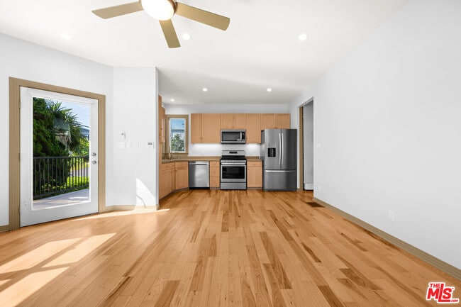 Photo - 9056 Hubbard St