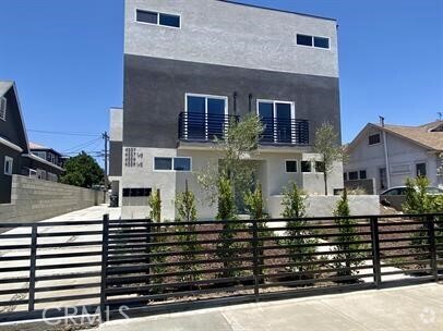 Building Photo - 4559 Pickford St Rental