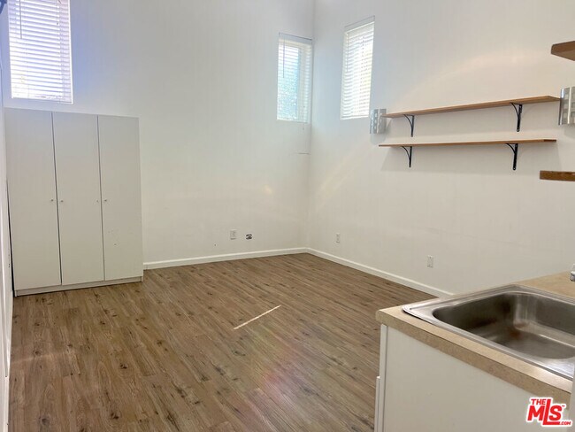 Photo - 6524 Dume Dr