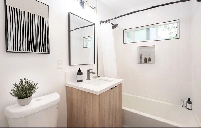 Photo - Designer unit in West Hollywood! Unit 103