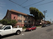 Photo - London Arms -14100-14030 CHADRON AVE Apartments