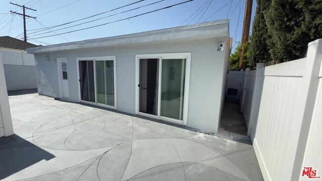 Building Photo - 515 Myrtle St Rental