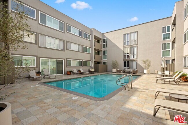 Photo - 1025 Kings Rd Unit 313