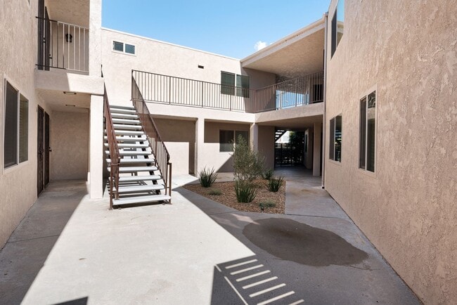 Photo - Holiday Special/ Newly Renovated Studio Unit 8