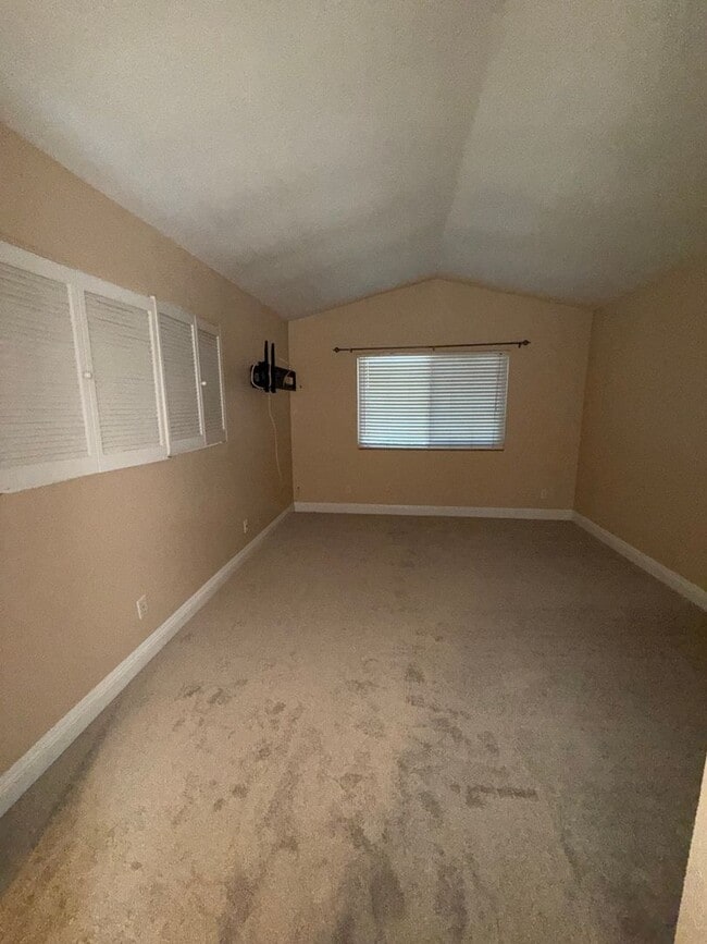 Photo - Lovely 3 bed 2 1/2 bath