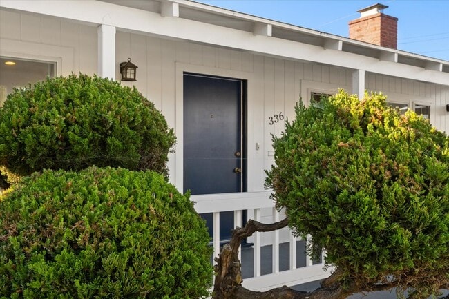 Photo - 336 W Hillcrest Blvd