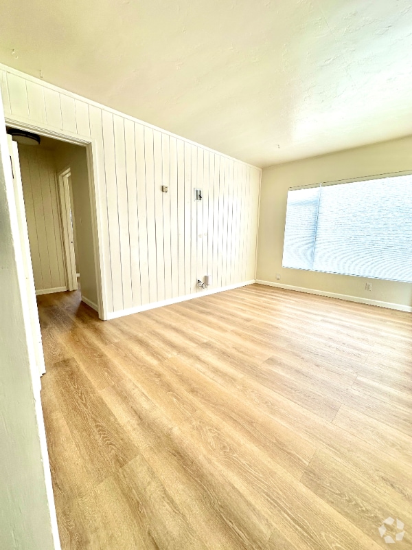 Building Photo - 1570 Hornblend St Rental