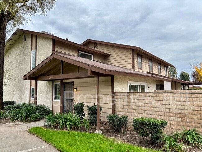 Building Photo - 2158 S Mountain Ave