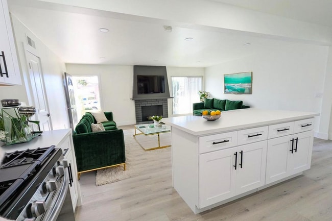 Building Photo - 16752 Bardon Ln