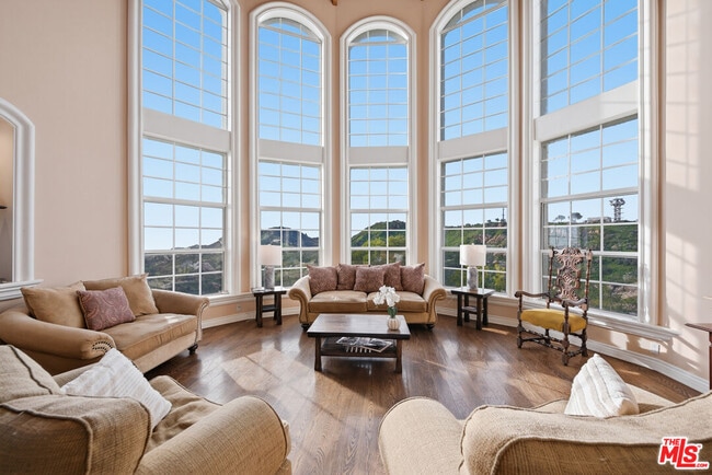 Photo - 501 Sadie Rd