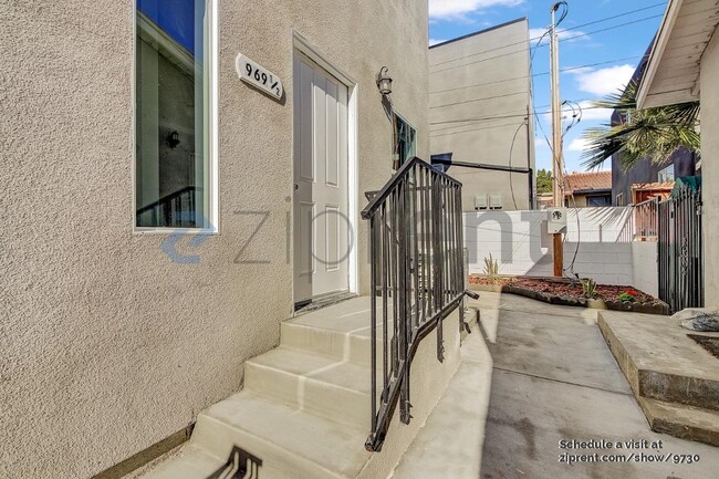 Building Photo - Unit 1/2