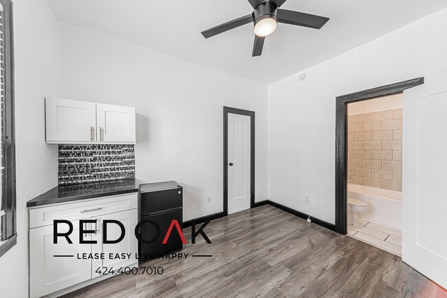 Photo - 5849 Sunset Blvd Unit 210